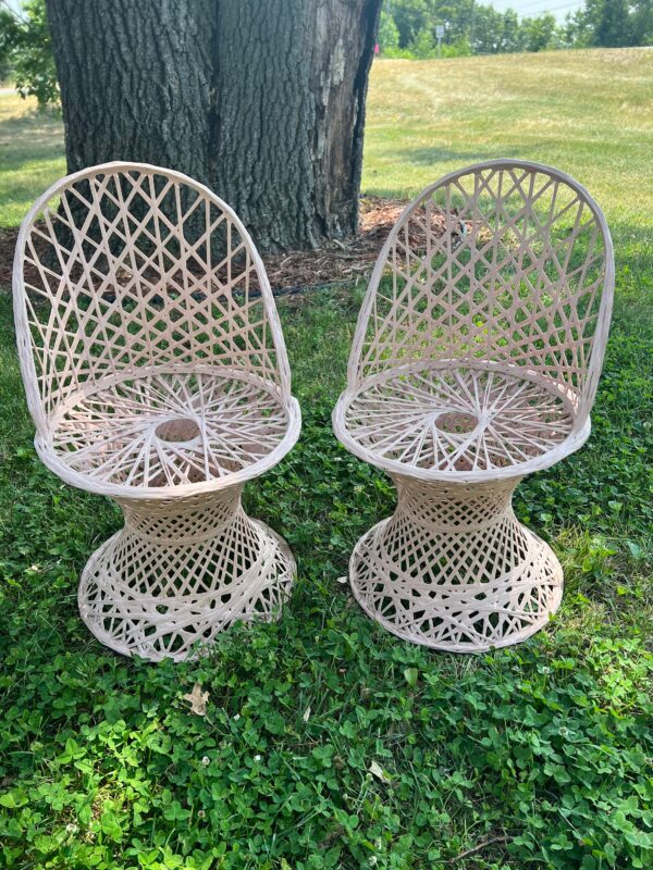 Russell Woodard Child Table & Chairs Set/ Vintage Child Table Set - Image 3